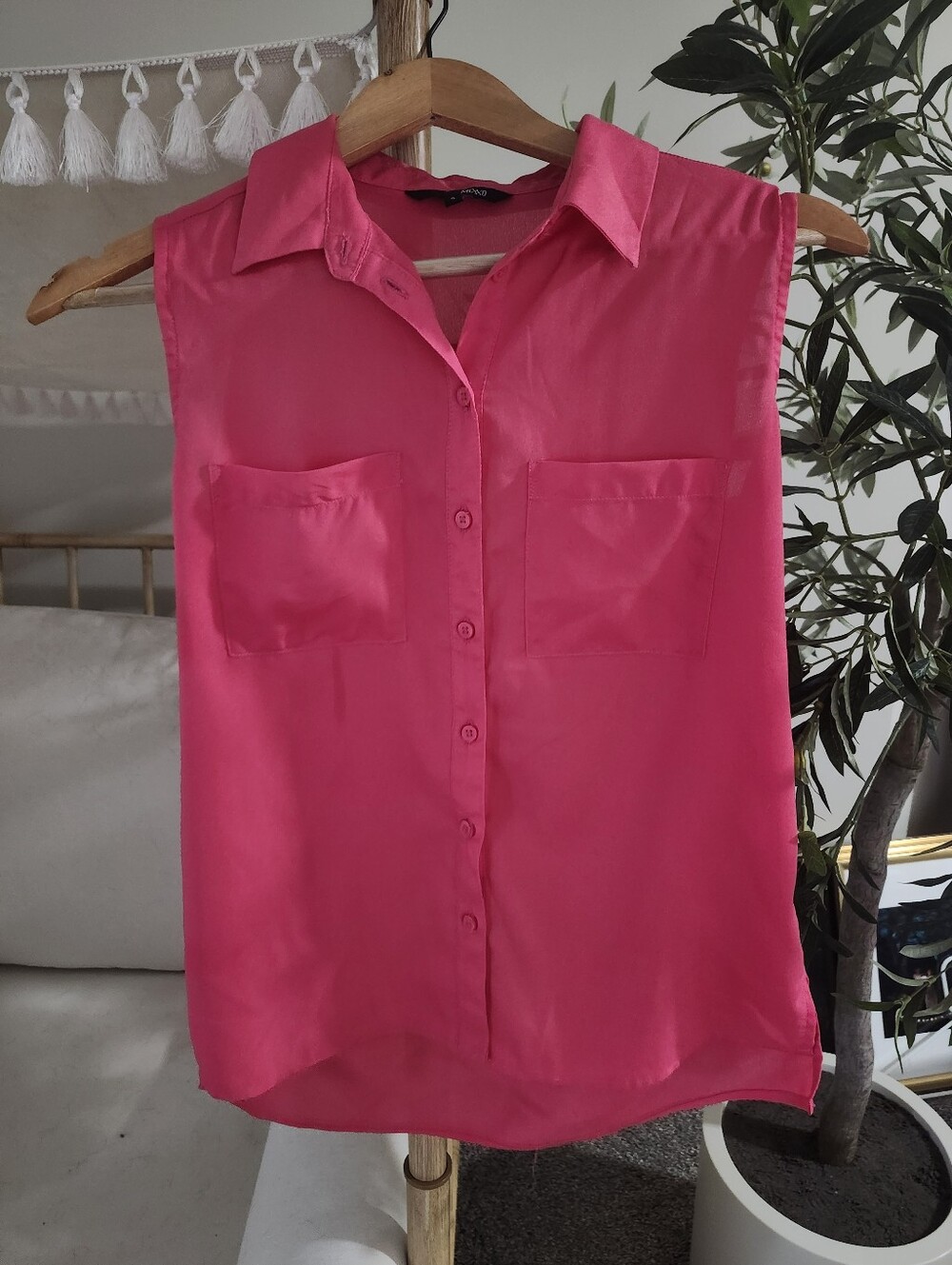 Sleeveless Button-Front Blouse in Hot Pink Size S